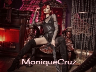 MoniqueCruz