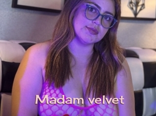Madam_velvet